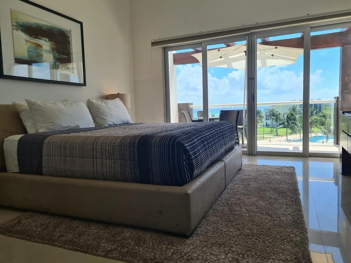 Luxury Ocean View Penthouse And Private Beach Club Playa del Carmen